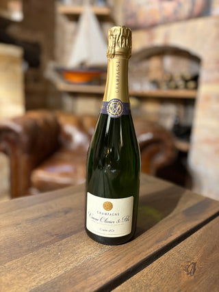 Veuve Olivier & Fils Sec Champagne 100% Meunier fotograferet i Maestro Vin miljø